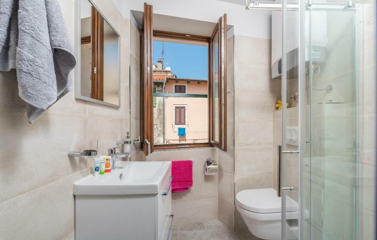 Heritage De Amicis Apartment Rovigno Esterno foto